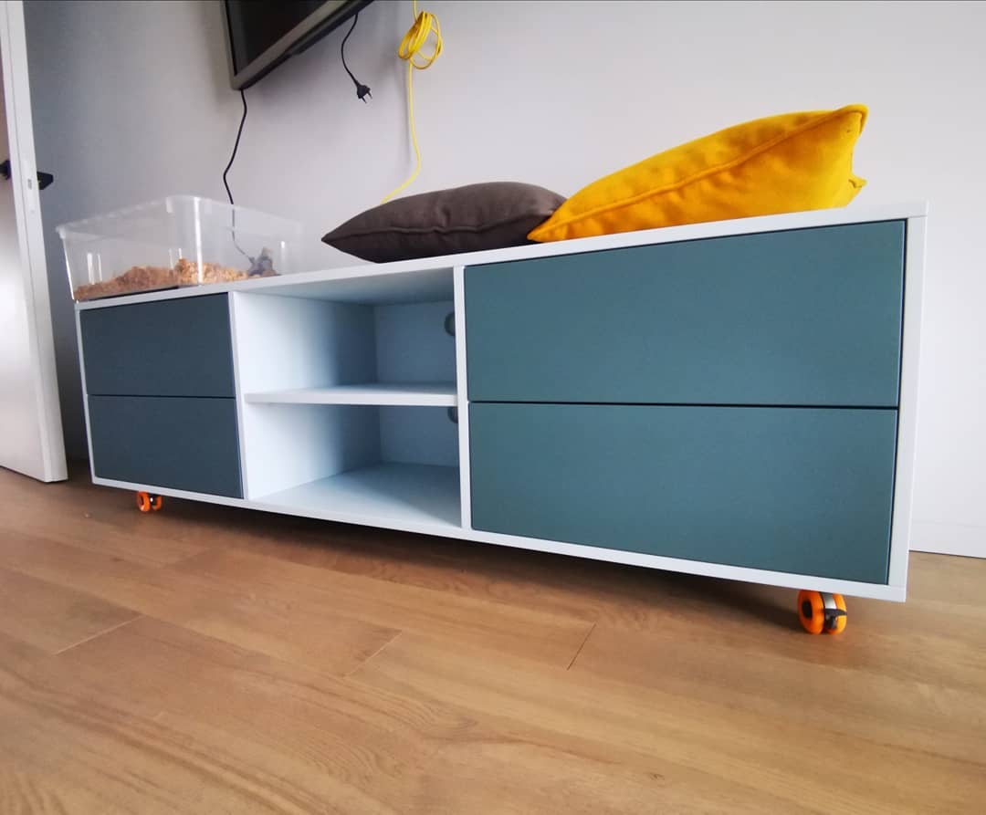 Лаконичная тумба под TV